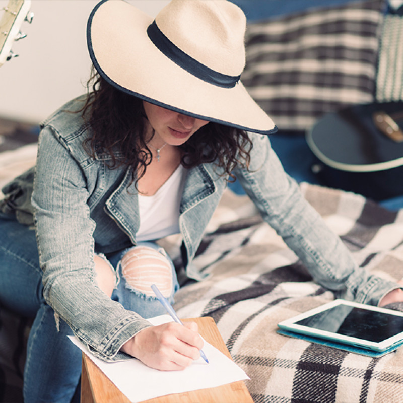 The Art Of Minimal Accessories